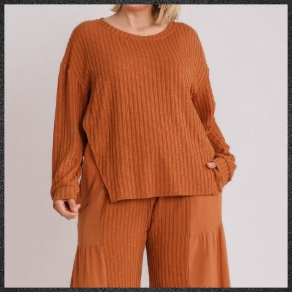 UMGEE Textured Soft Linen Blend Oversized Top & Tiered Ruffled Raw Hem Pants Set - Picture 14 of 16